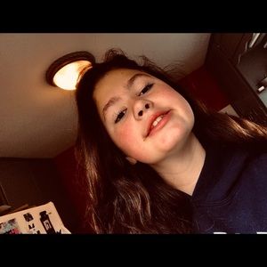 Meet your Posher, Chloe